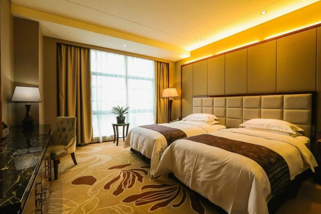 Yunyang Huatian Hotel