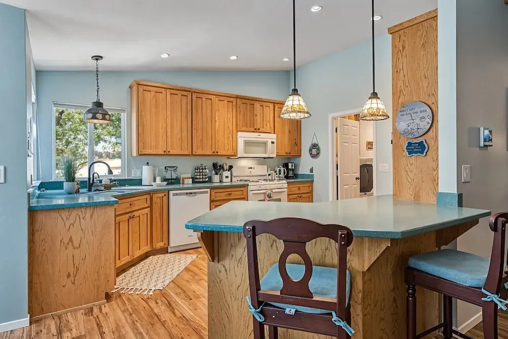 The Nut House - Lovely Home with Hot Tub