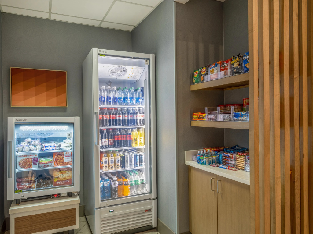 Holiday Inn Express & Suites Greensboro - I-40 atWendover by IHG