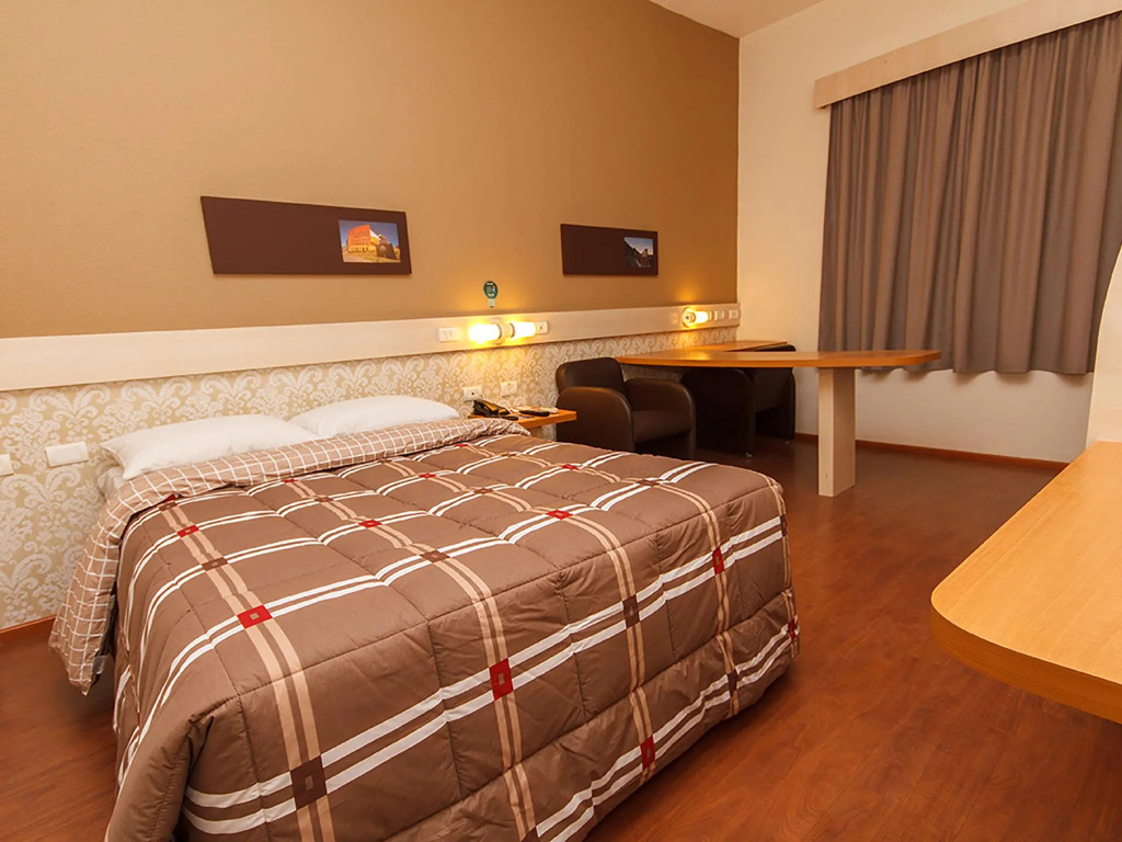 Hotel 10 Itajai/Navegantes