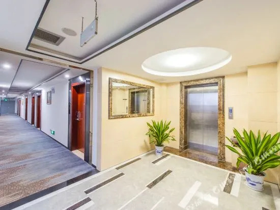 Yicheng Hotel Guilin Liangjiang Sihu East-West Alley Branch