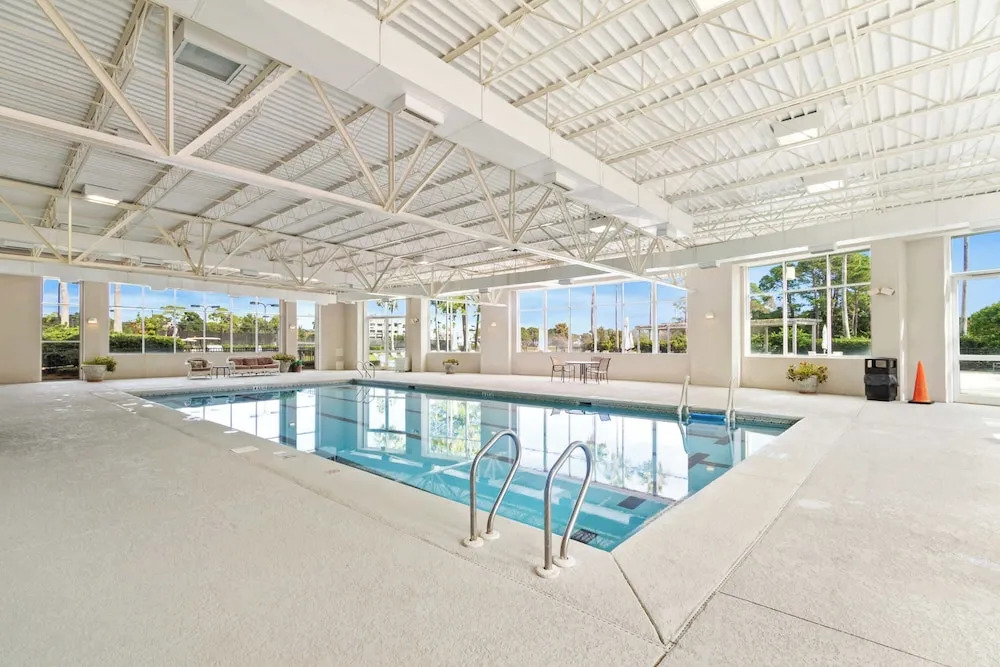 Luxury 3 Bed 3 Bath Resort Beaches Pool Golf