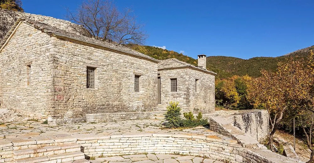 Monopatia Resort