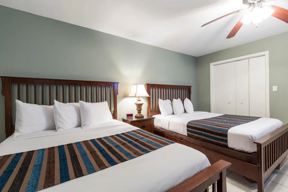 Saida IV Condominium 304