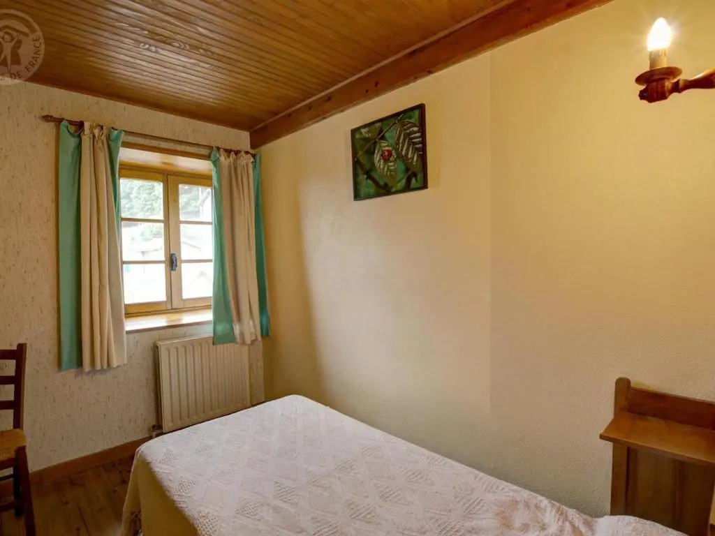 Maison avec 4 chambres et cheminée à Saint-Bonnet-le-Courreau - FR-1-496-9