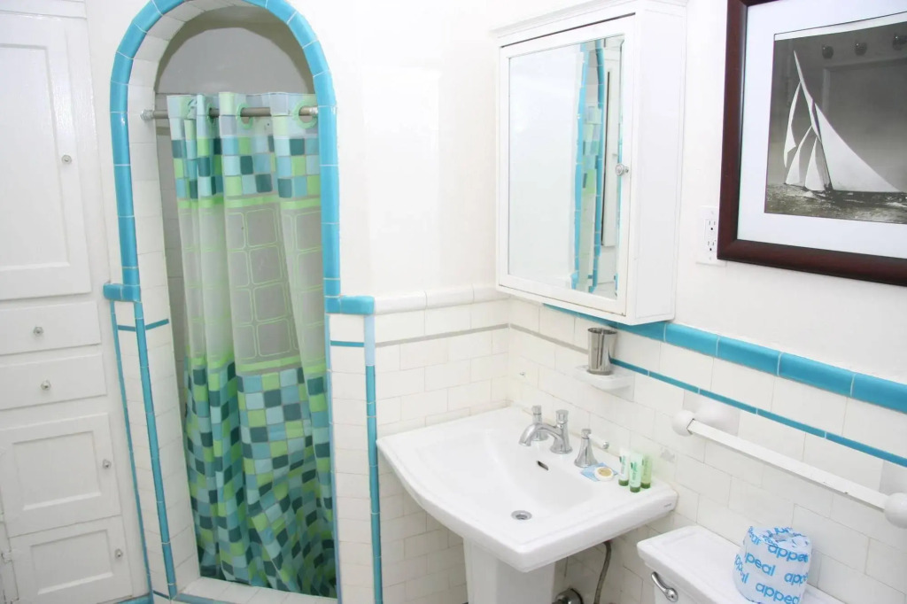 West Hollywood Vintage Vacation Apt