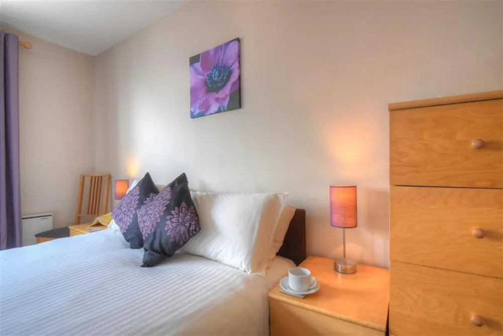 4 Bay View Court