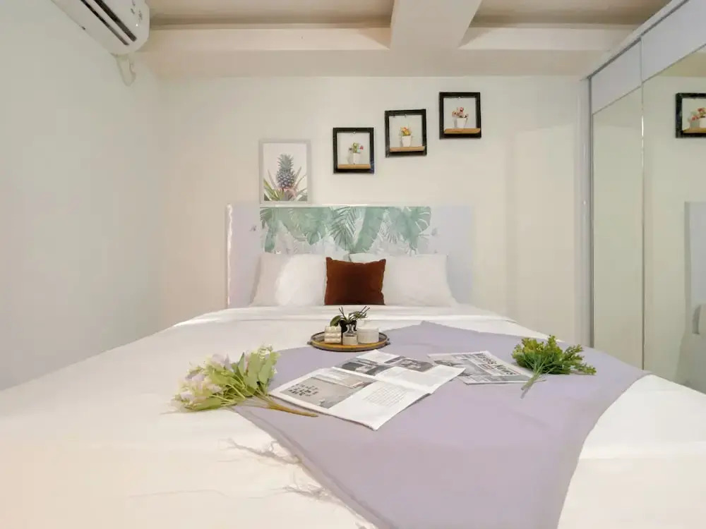Studio Near Rajawali Station At Amethyst Apartment