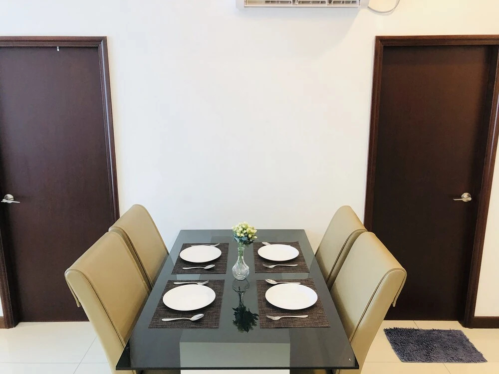 Paragon Suite Homestay by Antlerzone