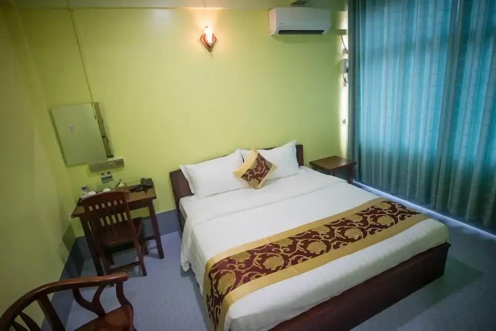 Golden Gum-Kino Hotel Mandalay