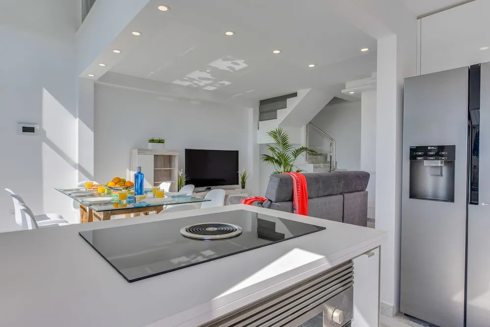 Villa Elena, Ocean View, Heated Pool