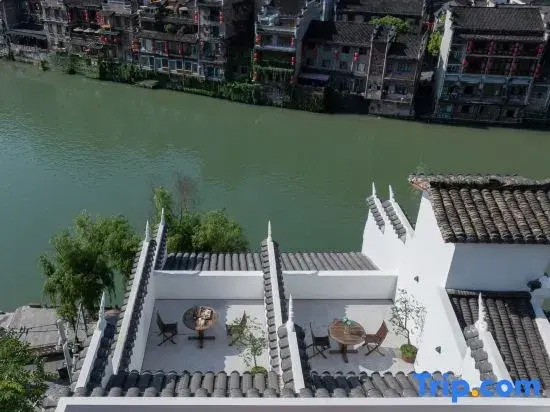 Zhenyuan Jiangshanju · Jiangshang Chunshan Scenic Homestay