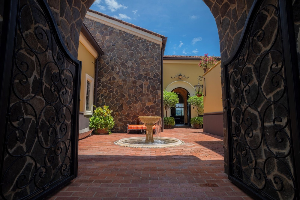 Villa Angel 4 bdr Ocean View pool in Los Suenos