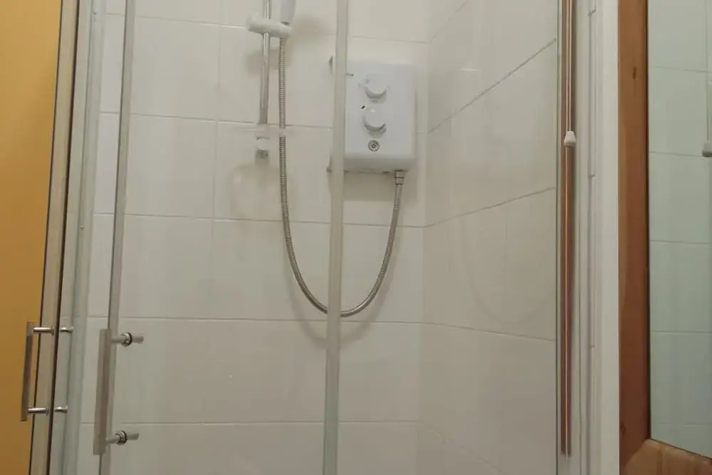 Apartment Sleeps 7 - Pets, Free Parking & Wifi