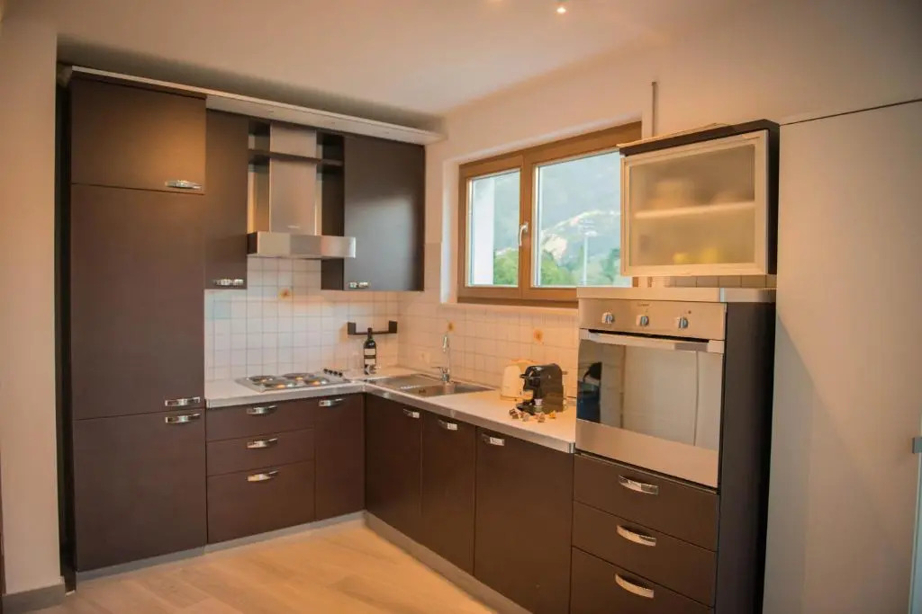 1 ZIMMER WOHNUNG/8 Min. zu Fuß bis ins Zentrum