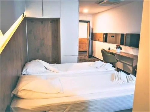 Orange Hotel