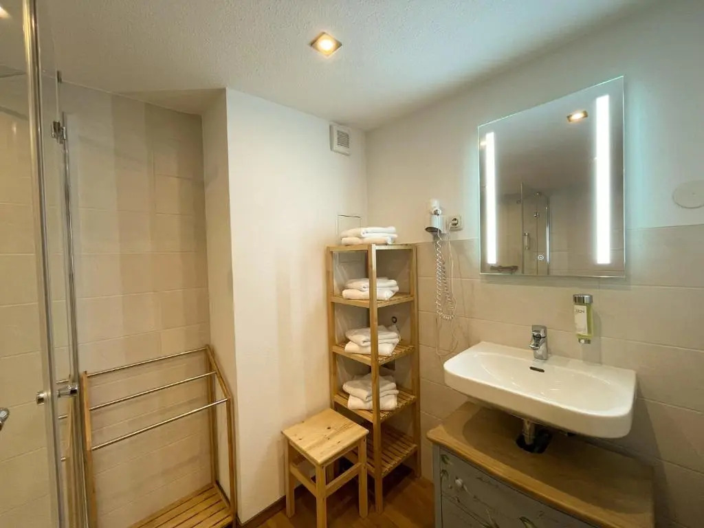 Apartment No12 mit zwei Schlafzimmern und Wohnküche