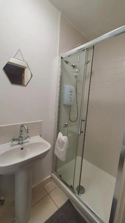 Rest&Recharge @ Robert Hall House by MediaCity (3-Bedroom, 2.5 Bathrooms, Free Parking)