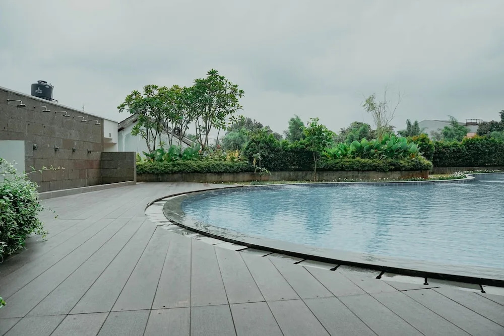 Luxury 2BR Apartment at Pejaten Park Residence with Bathtub