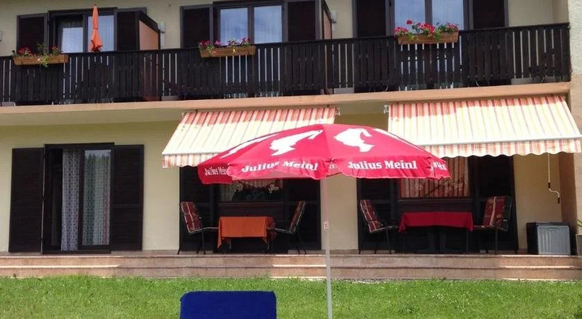 Gästehaus am Walde - Familie Troller