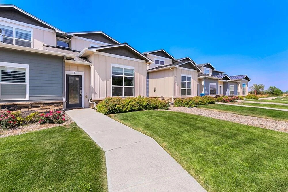 Gorgeous Townhome steps from the Brewery District!