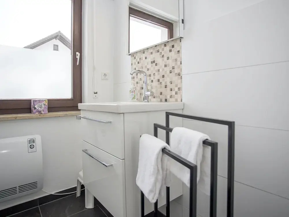 Modernes Studio fur 3 Personen in Zuschen