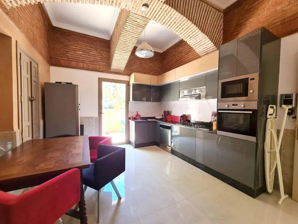 5 bedrooms villa with private pool enclosed garden and wifi at Marrakech