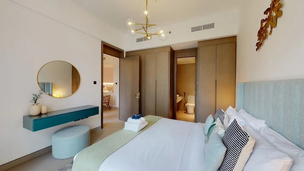 Euro Residences 206
