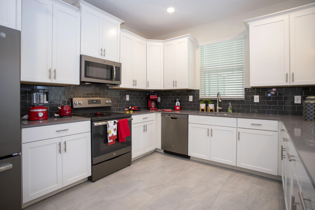 Super luxury home with cinema and game room near Disney