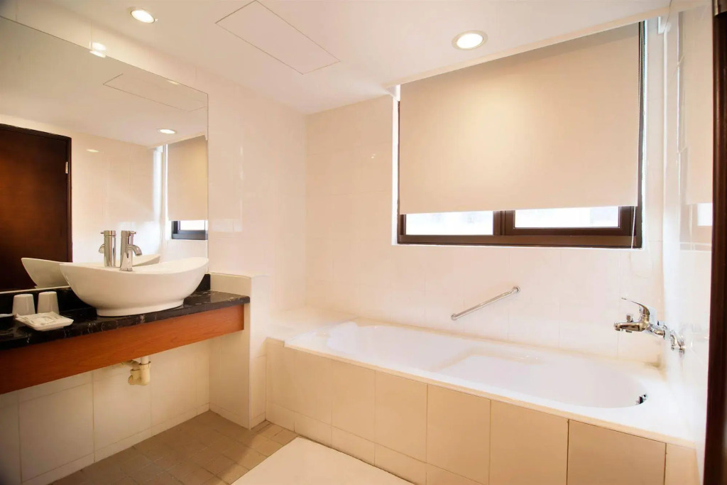 LA HOTEL- Liuhe Fusing