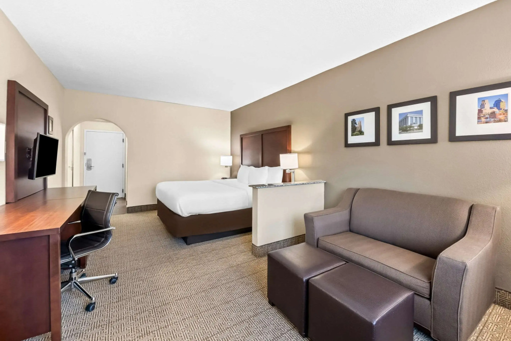 Comfort Inn & Suites Durham near Duke University