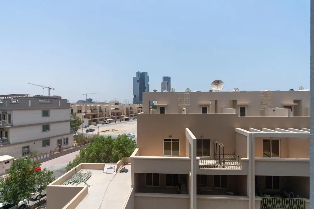 SuperHost - Tranquil Cozy Apartment in the Heart of JVC