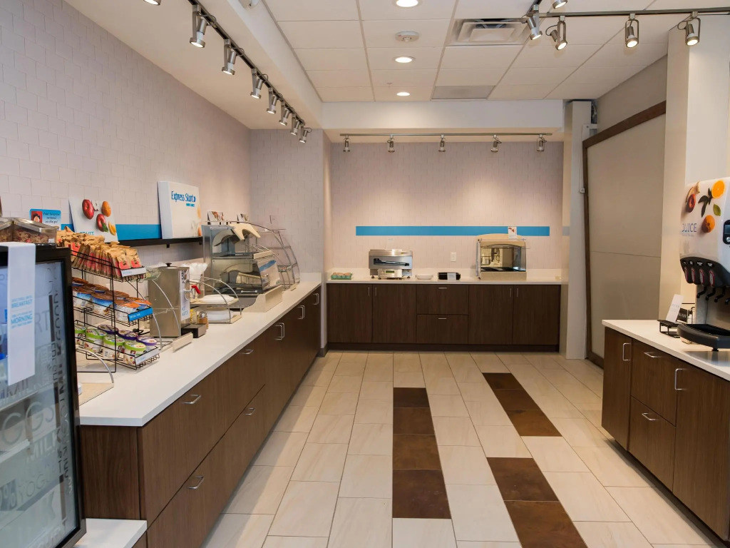 Holiday Inn Express & Suites Marietta