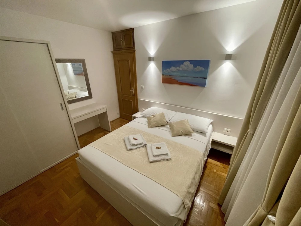 B&B-Ld