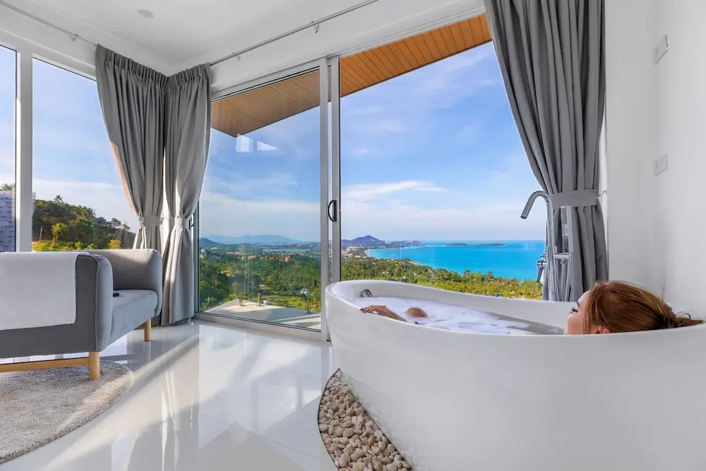 Chaweng Noi Luxury Morden 4-BR Dream Villa