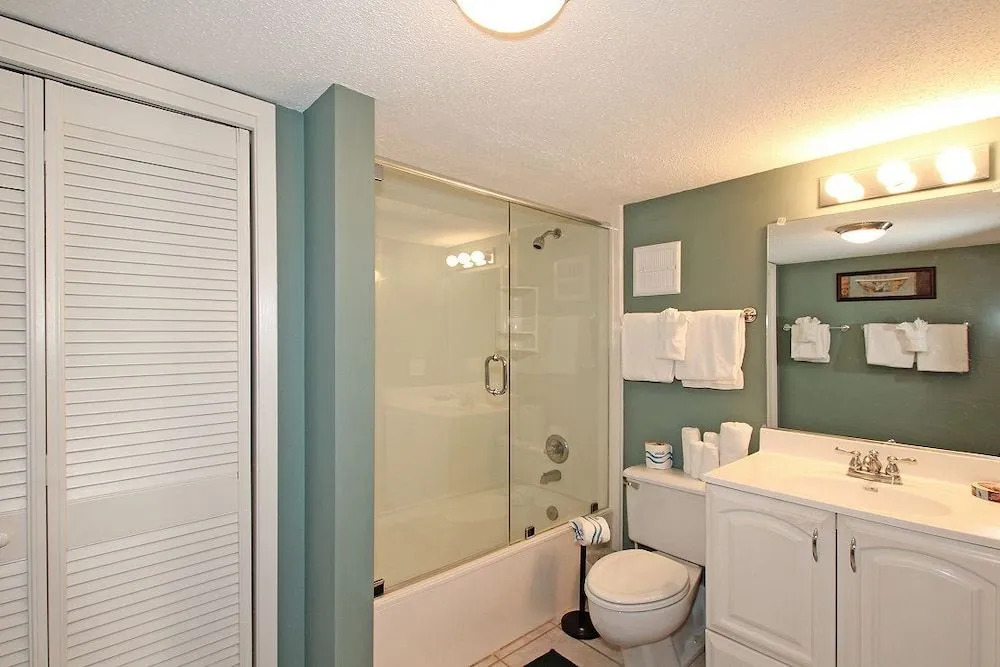 Shoreline 2051 Condo by RedAwning