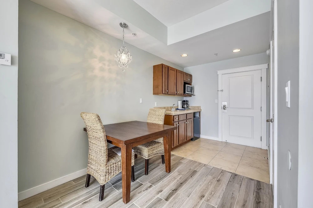 Origin 1038, Sunset & Gulf View! Perfect For 2! Free Fun! 1 Bedroom Condo by RedAwning