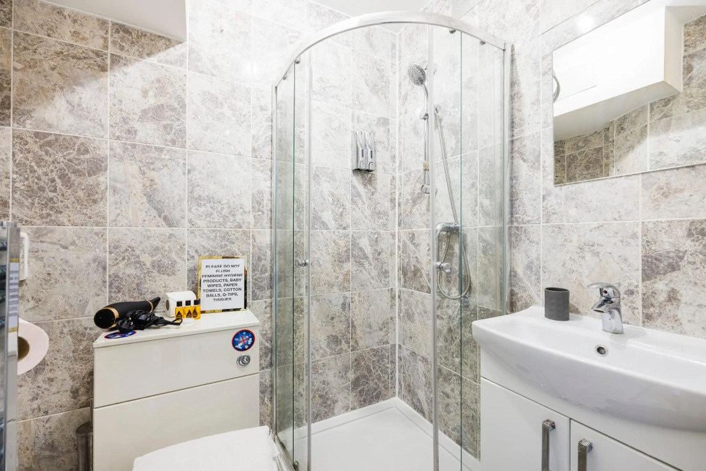 London Bridge 2 bed Apartment Borough Market
