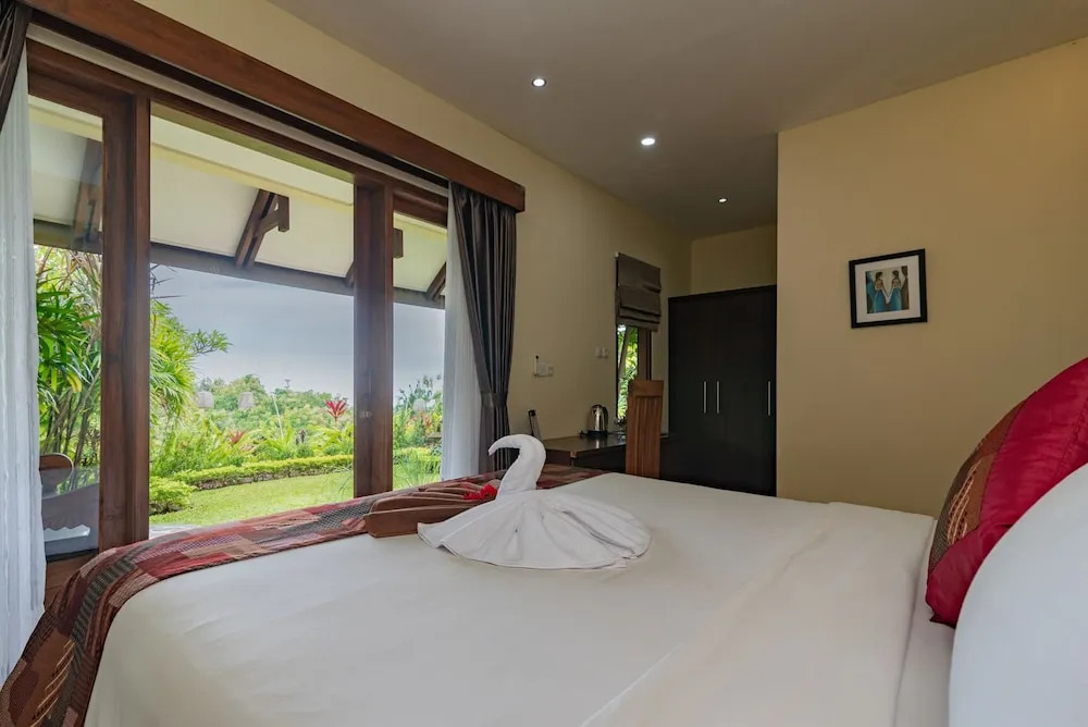 Alamanda Lovina Resort