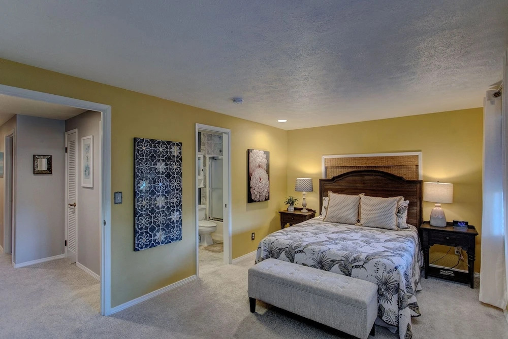 Hale Hokua O Nalu 3 Bedroom Home by Redawning