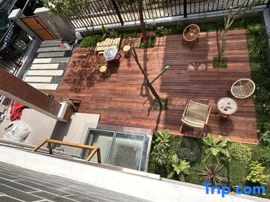 Jianshui Yifangting • Courtyard-Style Villa (Zitao Street)