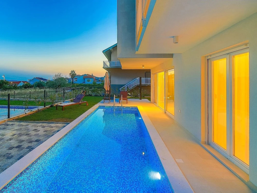 Modern Villa, Heated Private Pool, Close to the Sea, In-between Split & Trogir