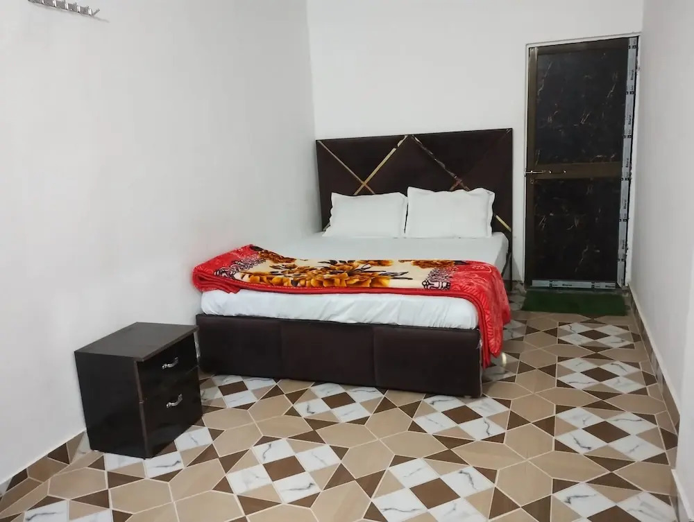Janki Je Bhawan Homestay , Ayodhya - Step away from Ram Temple