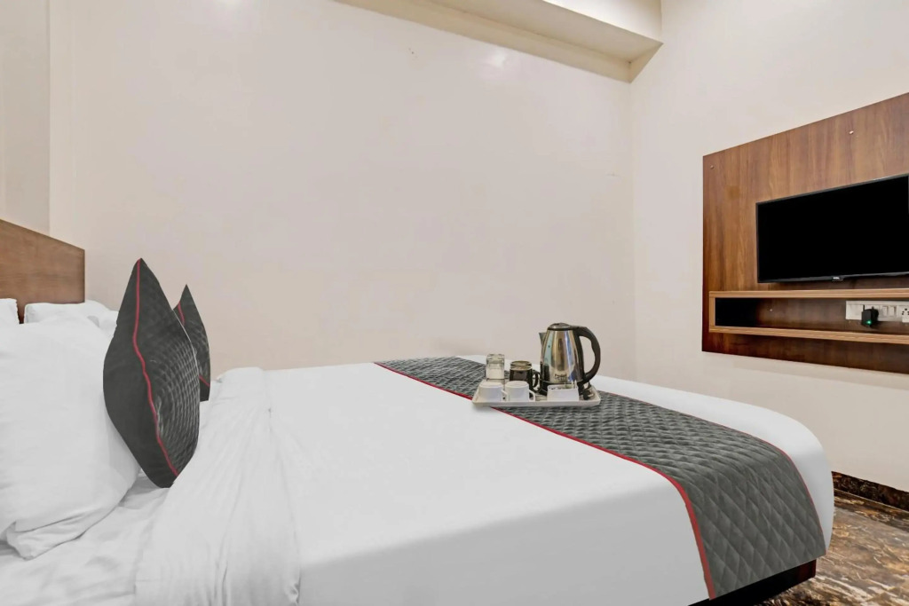Super OYO Townhouse 931 Hotel Benchmark Vijay Nagar
