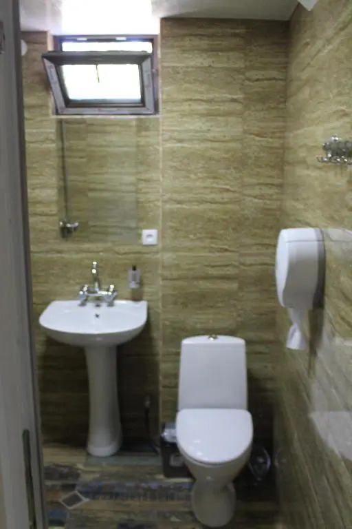 Hotel Kavkasioni