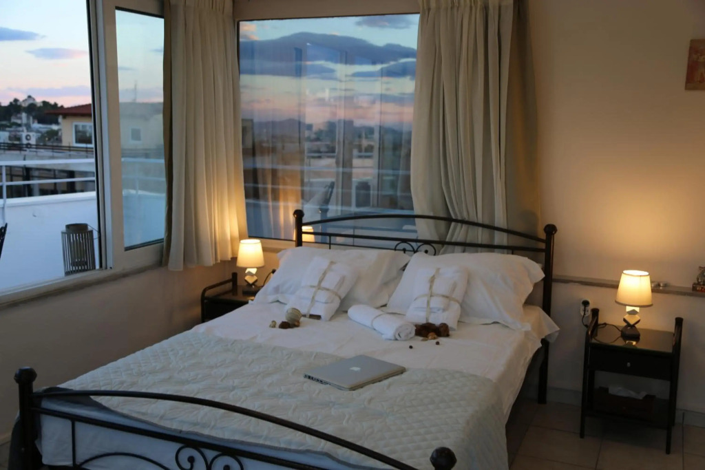 Flat in Monastiraki with stunning view of Acropolis