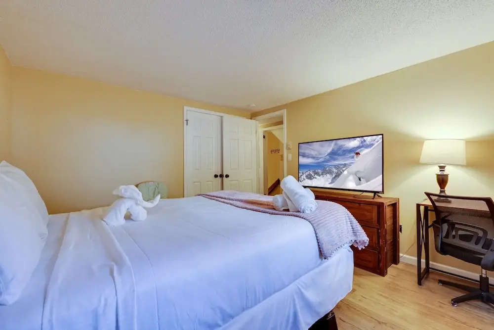 Pocono Paradise Ultimate Camelback Getaway 4 Bedroom Townhouse