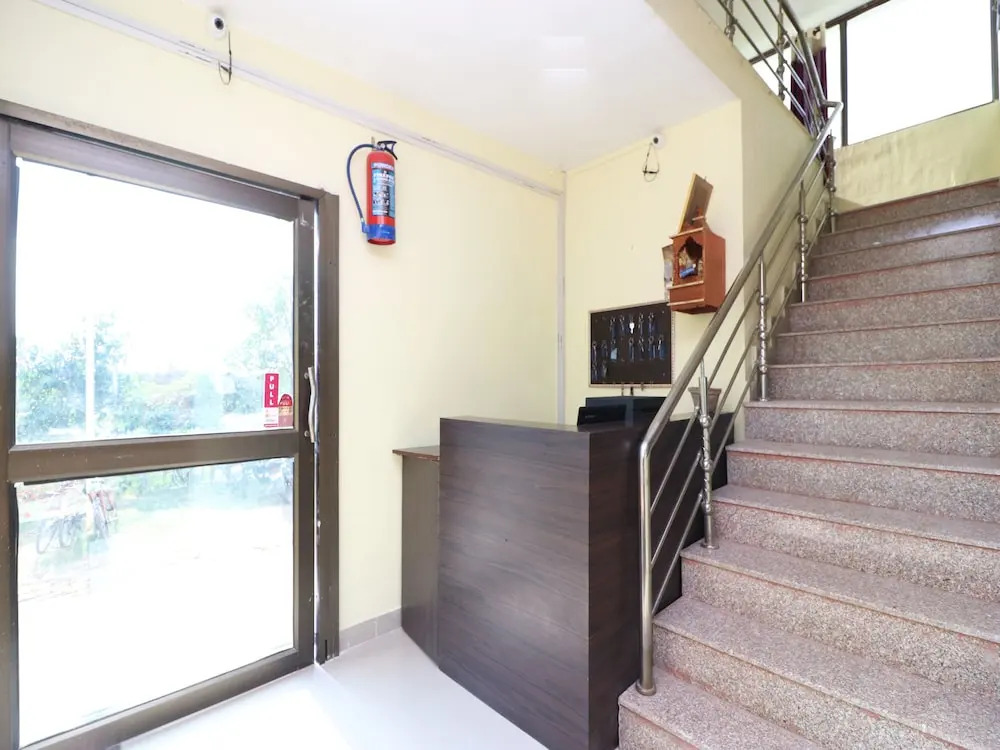 OYO 16111 G S Rest House