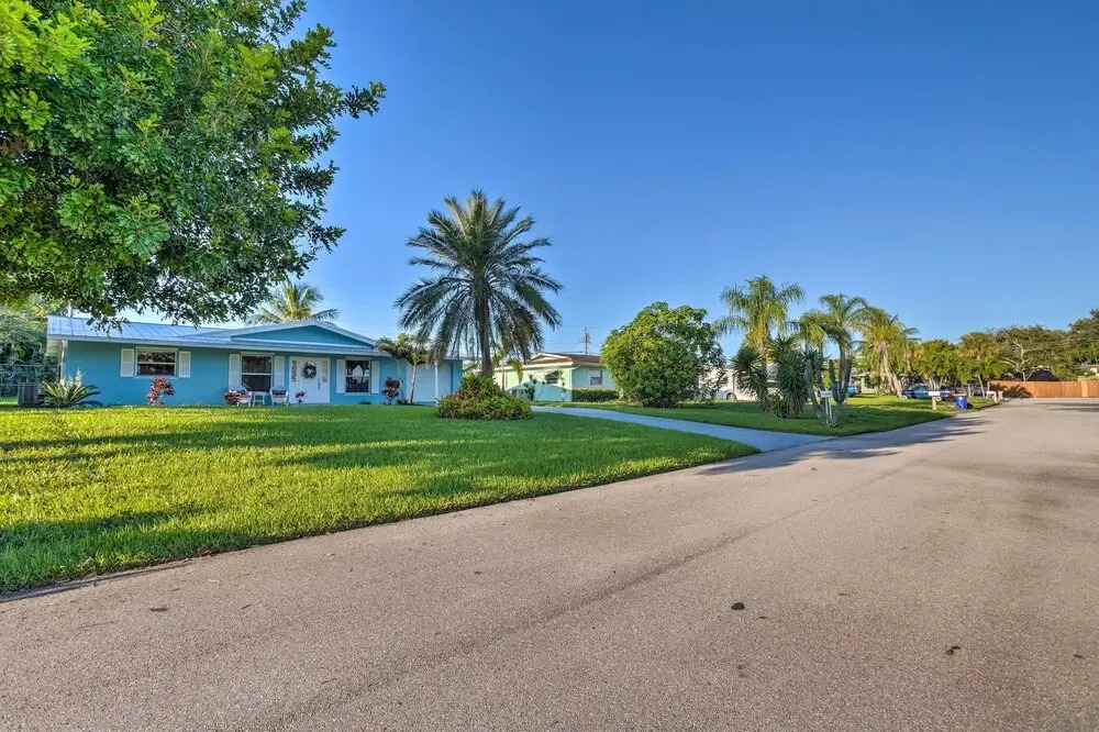 Dog-friendly Jensen Beach Home < 3 Mi to Ocean!