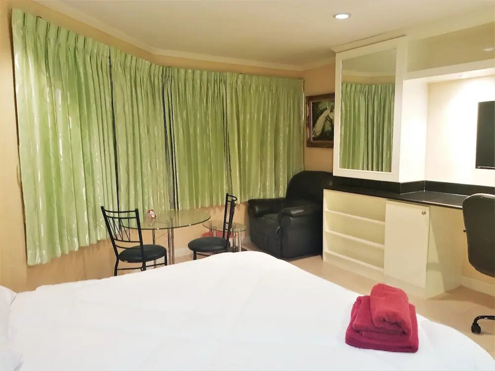 Cozy Studio Near Jomtien Beach - Thip Condotel - Walk to the Sea
